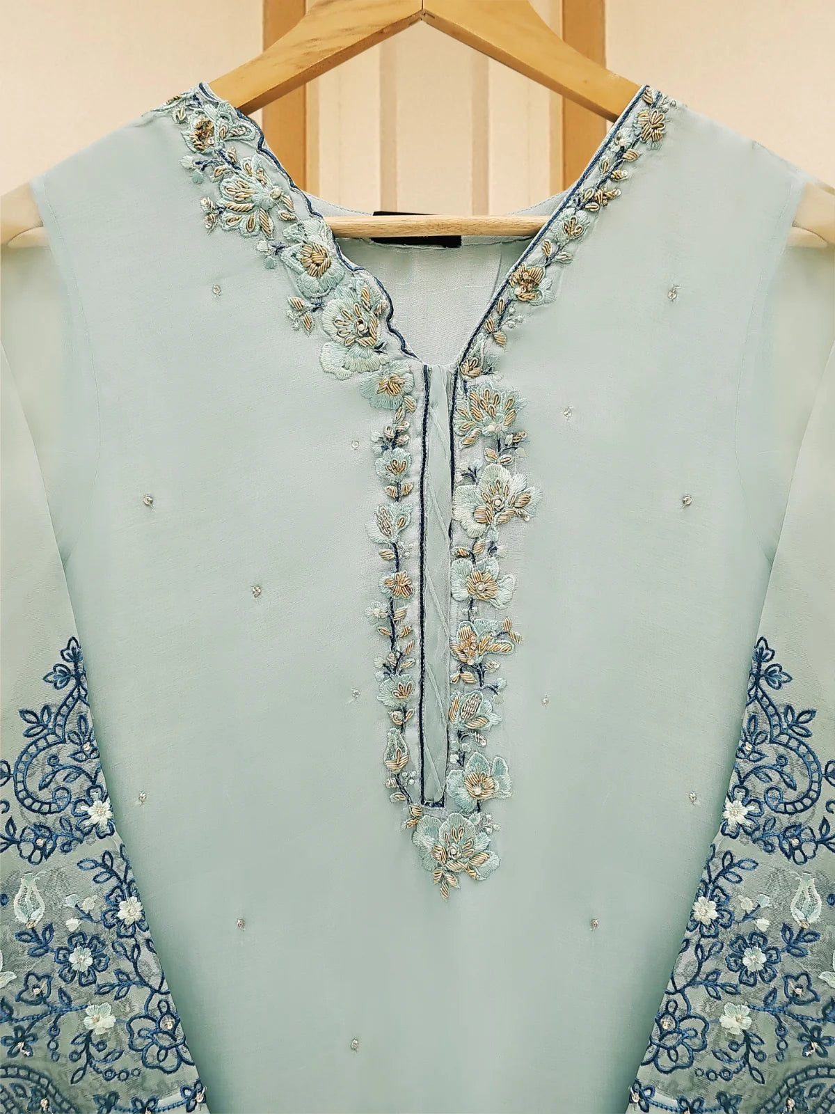 3 Piece - Pure Organza Embroidered Suit By Agha Noor