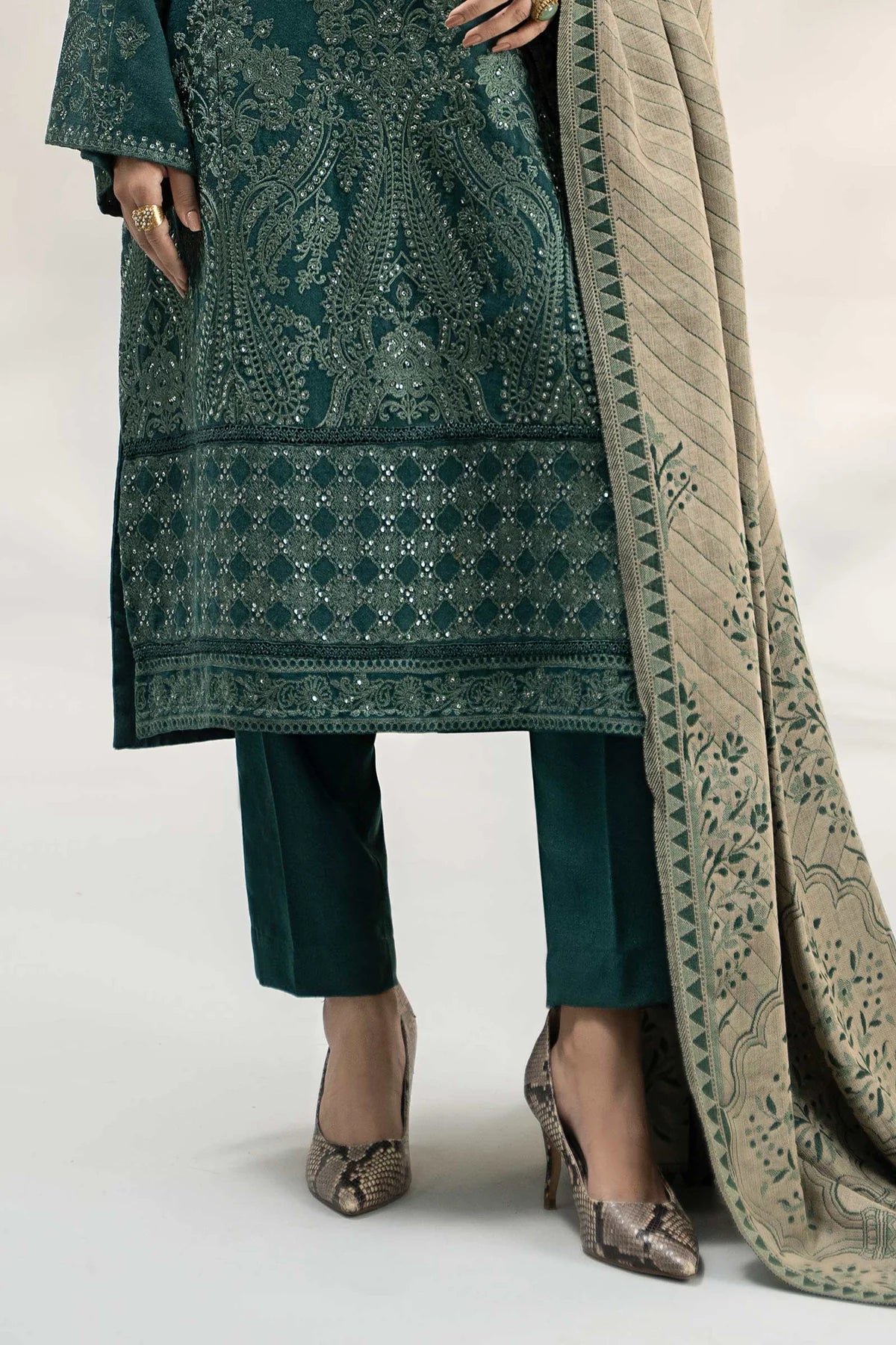 3 Piece Embroidered Pashmina Wool Suit By Maria.B.