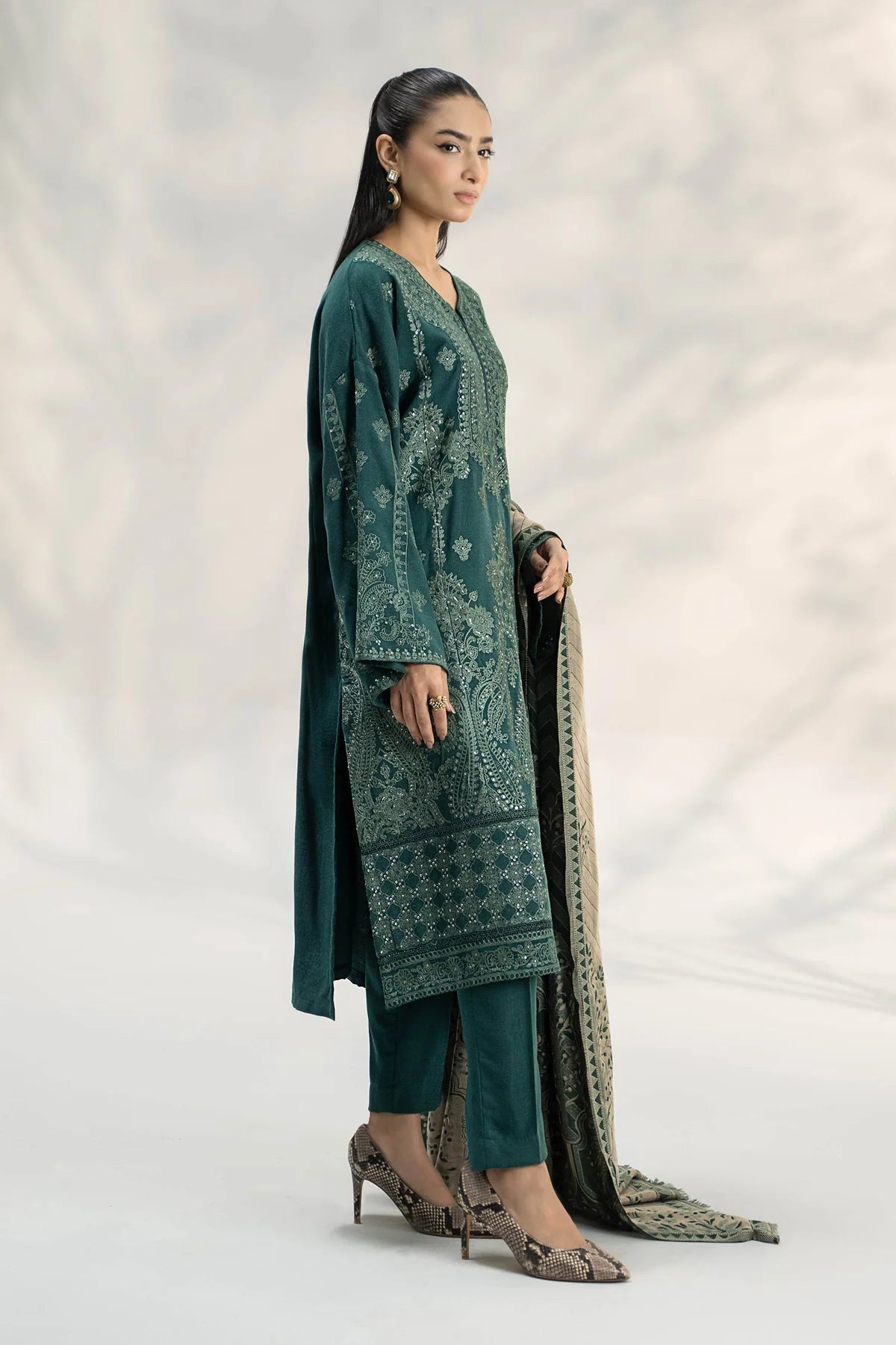 3 Piece Embroidered Pashmina Wool Suit By Maria.B.