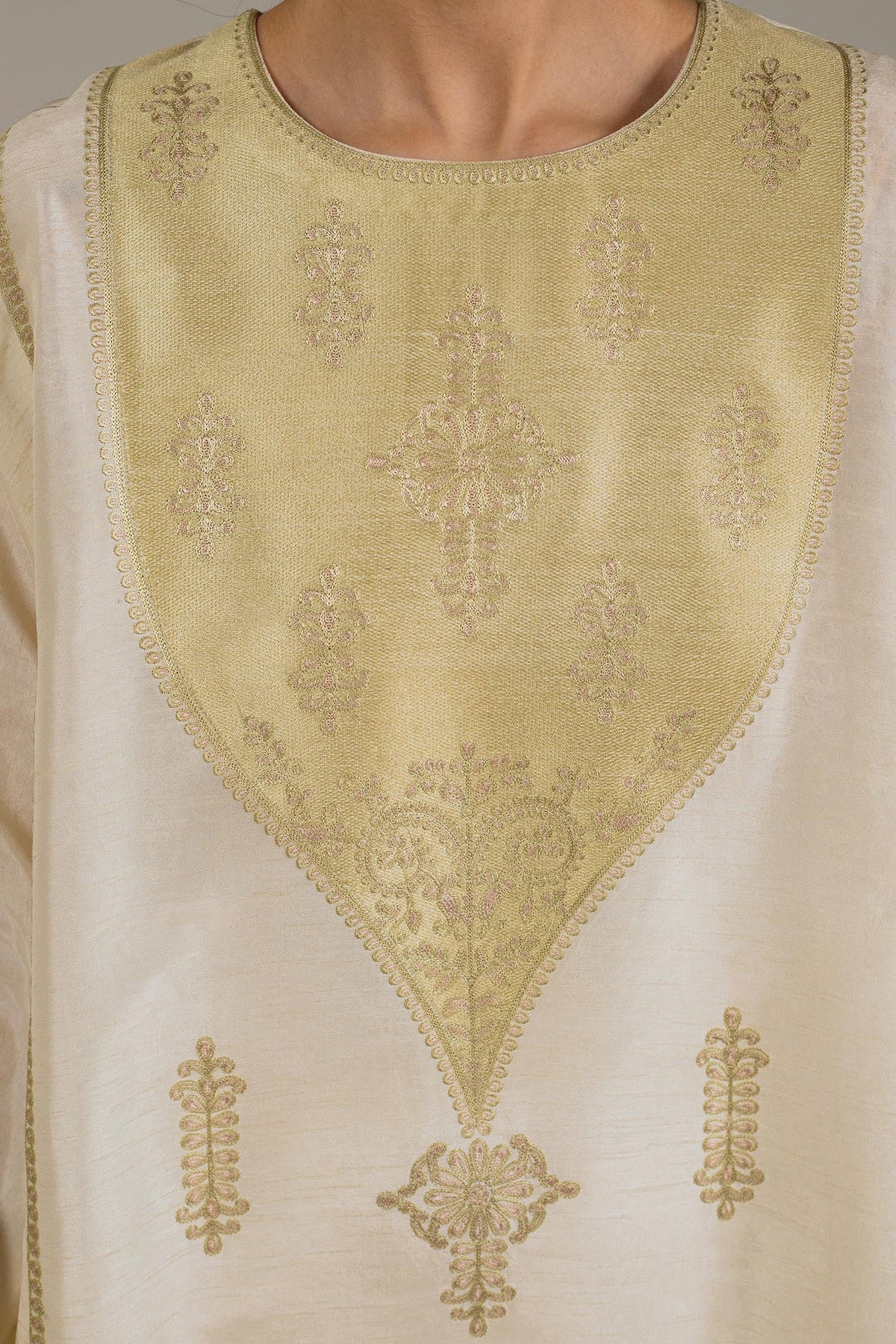 3-Piece Off-white embroidered kurta By Zara Shahjahan